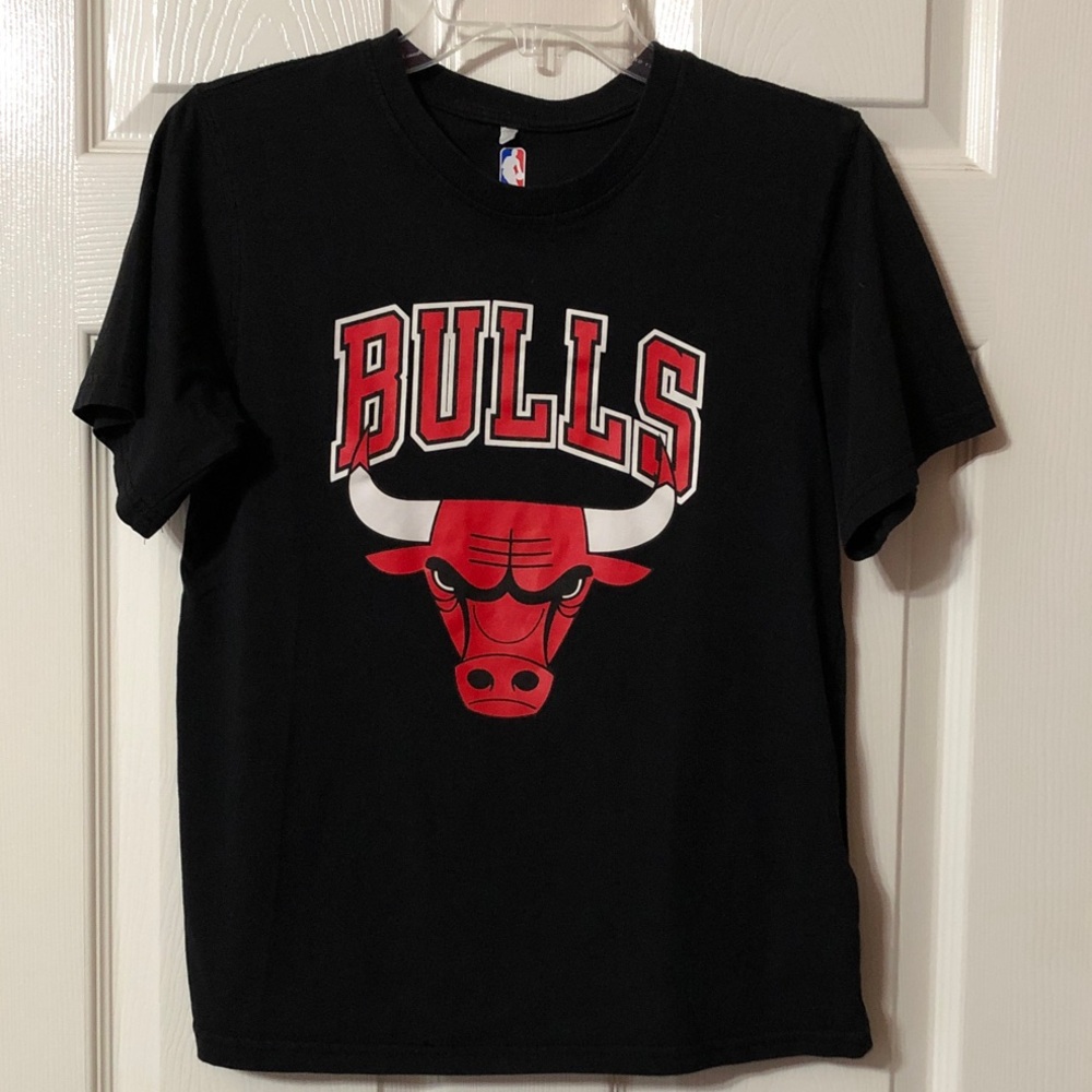 NBA Bulls Black Logo Graphic T-Shirt Size XL Kids